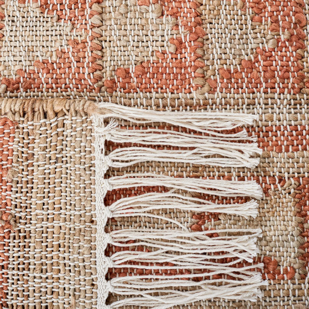 Safavieh Kilim 4'-0" x 6'-0" Rug in Natural / Rust