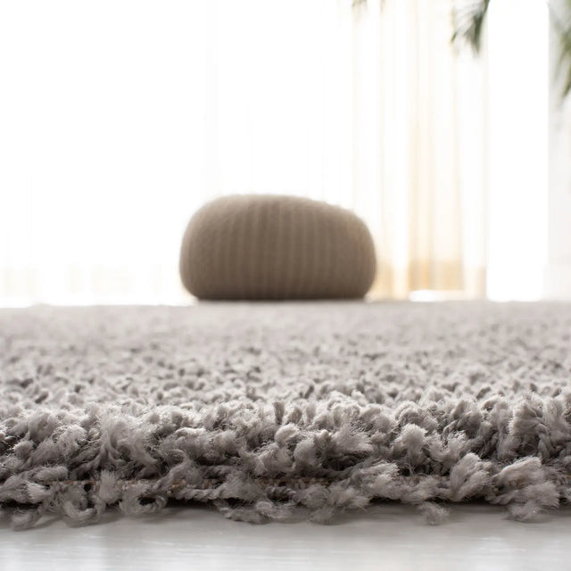 Safavieh Primo Shag 4'-0" x 6'-0" Rug in Light Grey
