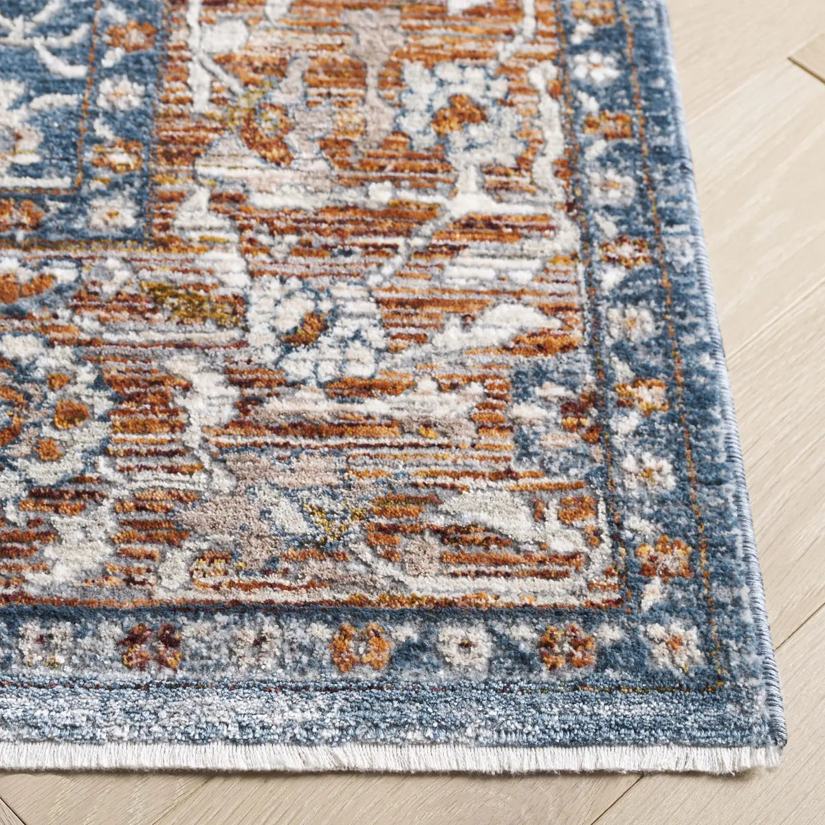 Safavieh Heirloom 700 4'-0" x 6'-0" Rug in Blue / Rust