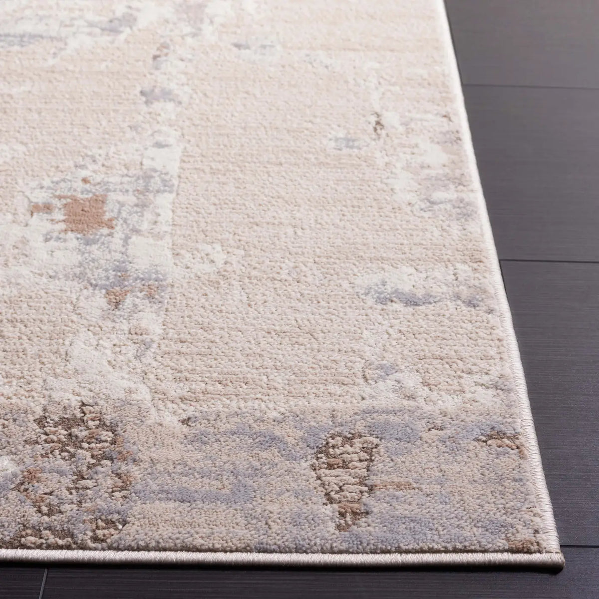 Safavieh Whisper 4'-0" x 6'-0" Rug in Beige / Light Grey