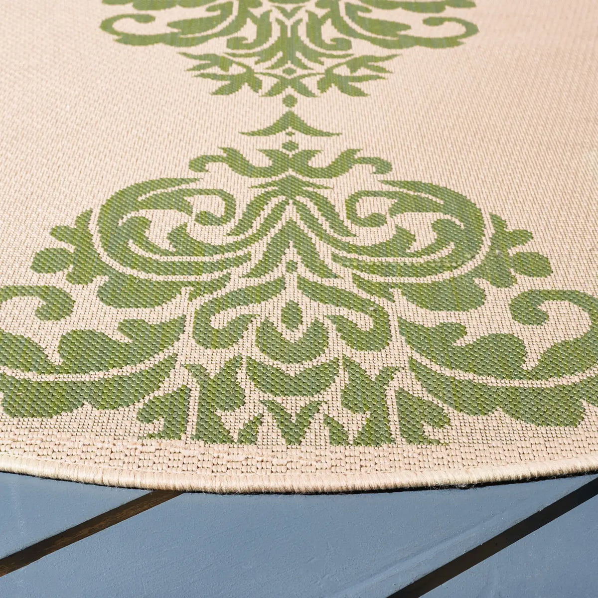 Safavieh Courtyard 6'-7" x 6'-7" Rug in Natural / Olive