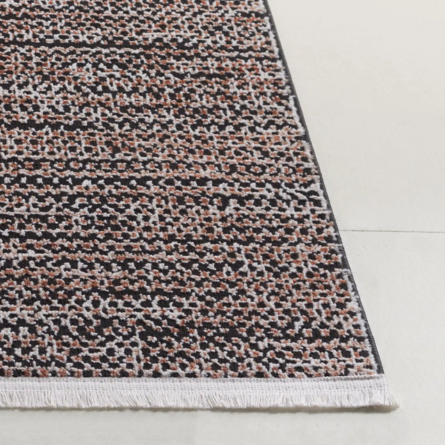 Safavieh Mila 4'-0" x 6'-0" Rug in Beige / Black