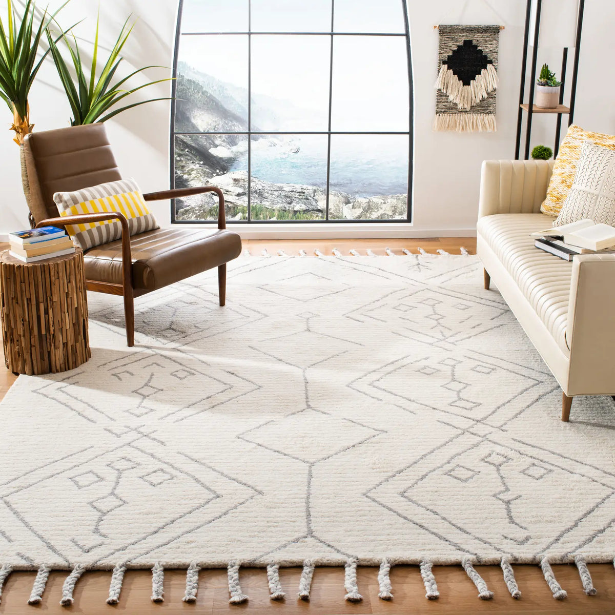 Safavieh Casablanca 8'-0" x 10'-0" Rug in Ivory / Silver