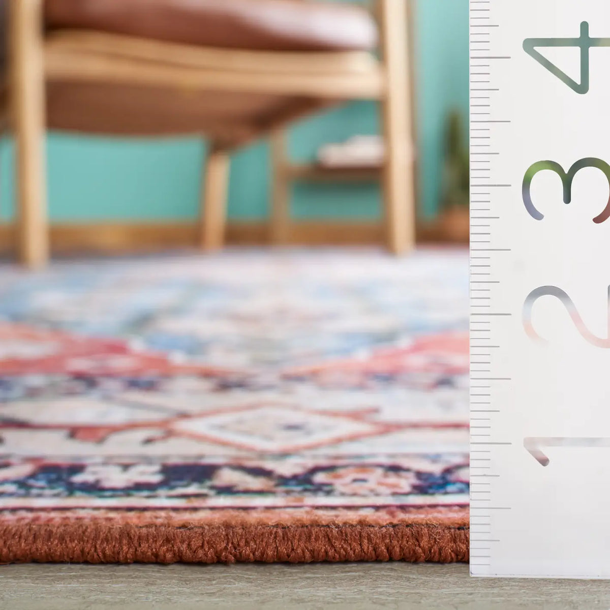 Safavieh Tucson 4'-0" x 6'-0" Rug in Beige / Blue
