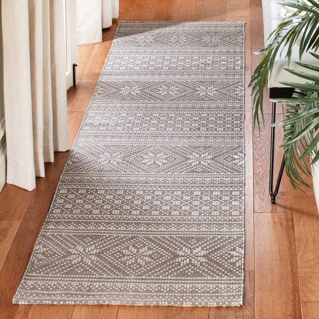 Safavieh Cedar Brook 2'-3" x 8'-0" Rug in Grey / Ivory
