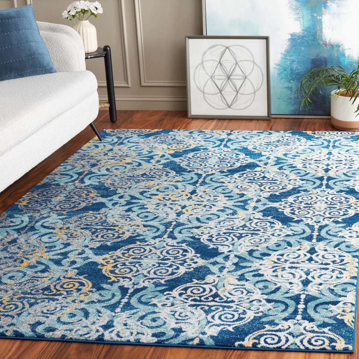 Safavieh Evoke 4'-0" x 6'-0" Rug in Royal / Light Blue
