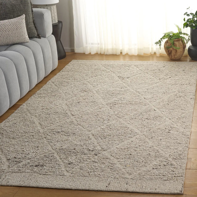 Safavieh Natura 4'-0" x 6'-0" Rug in Beige
