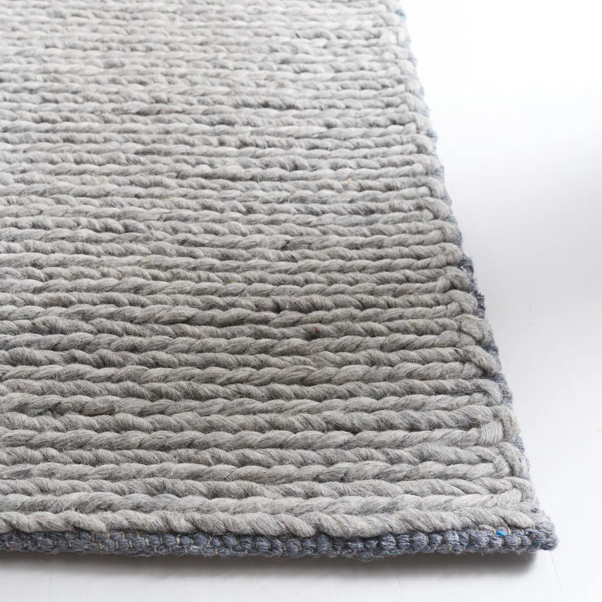 Safavieh Natura 5'-0" x 8'-0" Rug in Steel