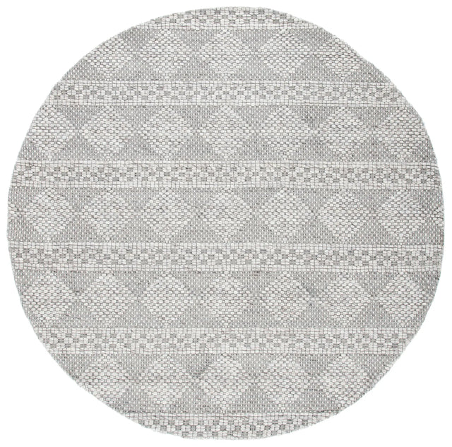 Safavieh Marbella 7'-0" x 7'-0" Rug in Beige / Grey