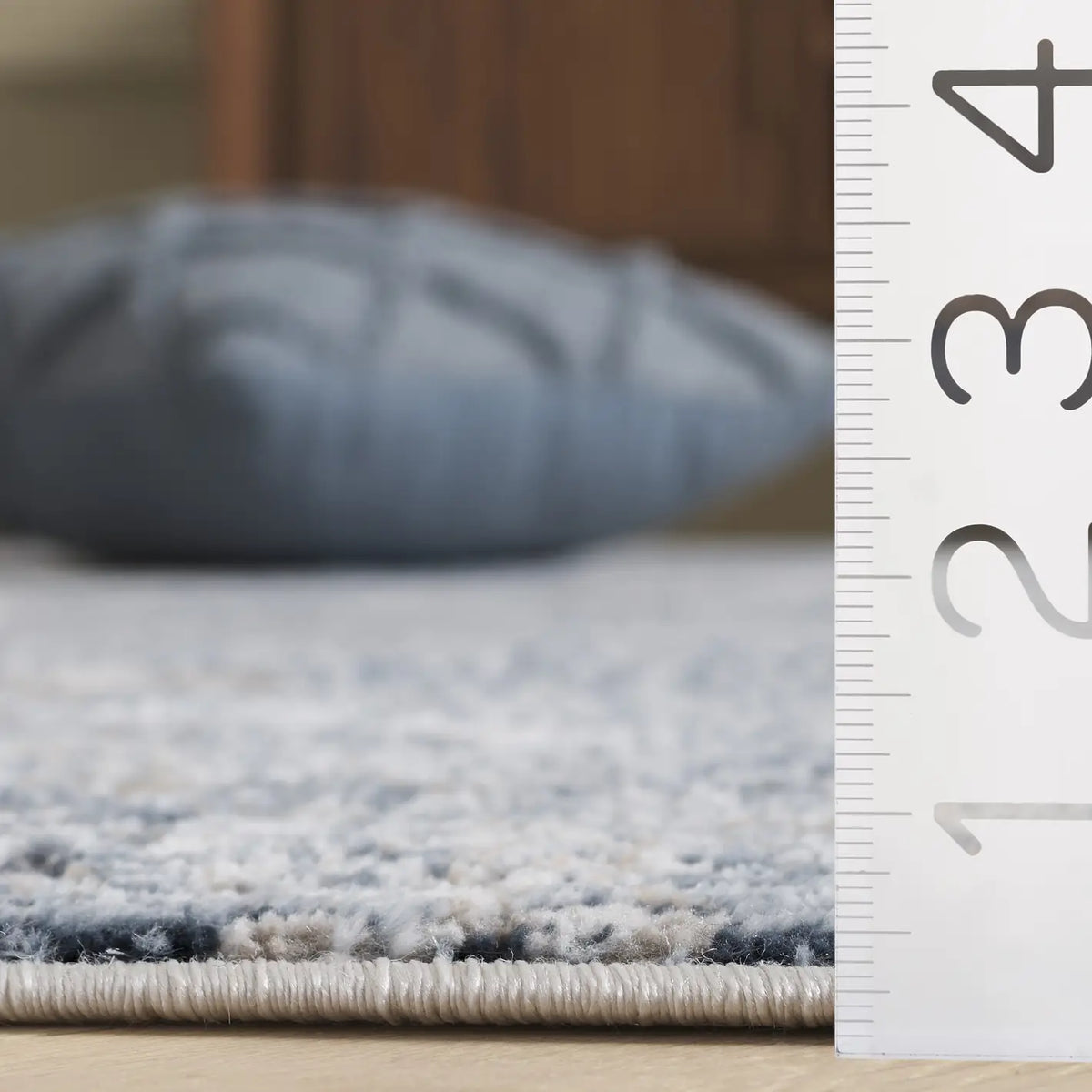 Safavieh Parker 4'-0" x 6'-0" Rug in Blue / Taupe