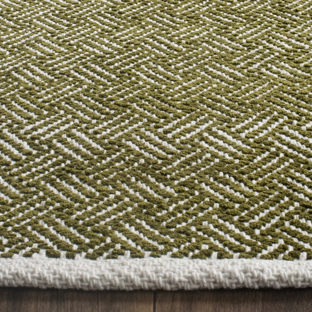 Safavieh Boston 2'-3" x 7'-0" Rug in Olive