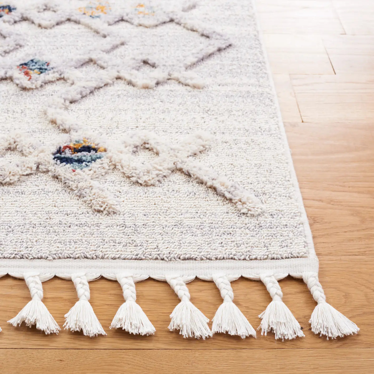 Safavieh Marrakesh 4'-0" x 6'-0" Rug in Grey / Light Grey