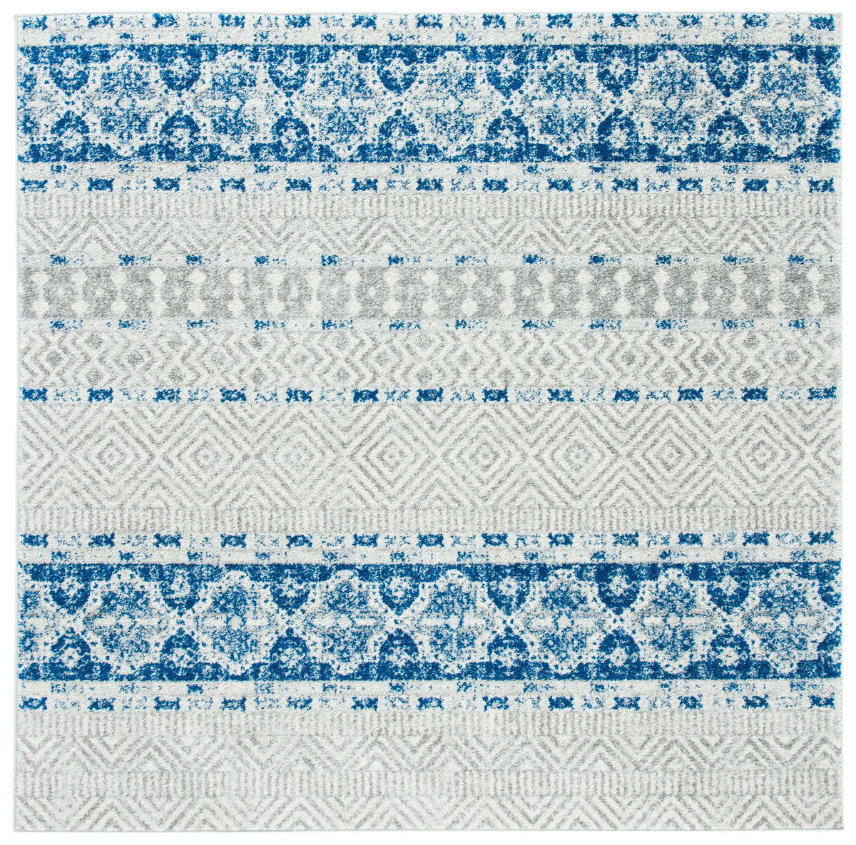 Safavieh Madison 700 6'-7" x 6'-7" Rug in Silver / Navy