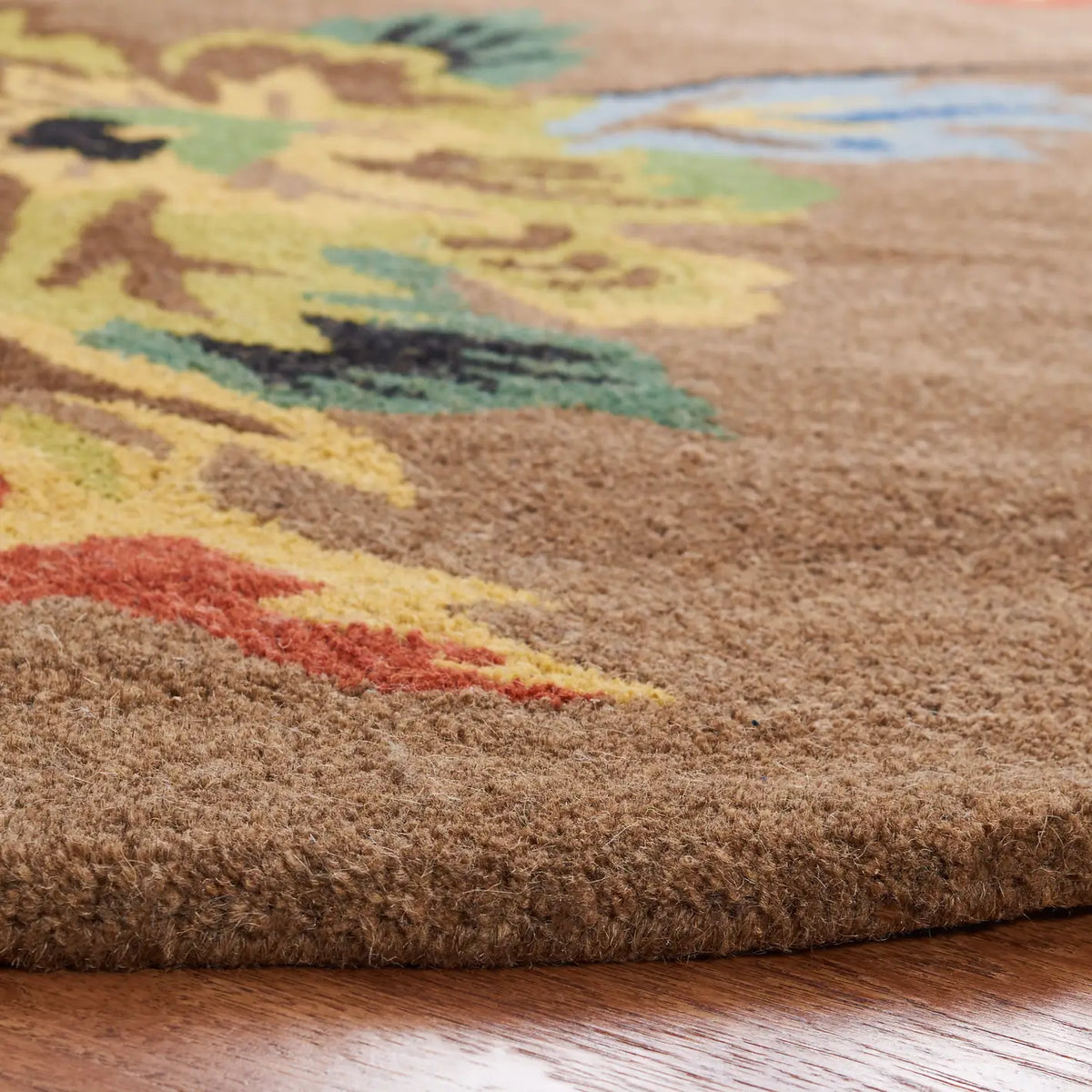 Safavieh Soho 6'-0" x 6'-0" Rug in Brown / Multi