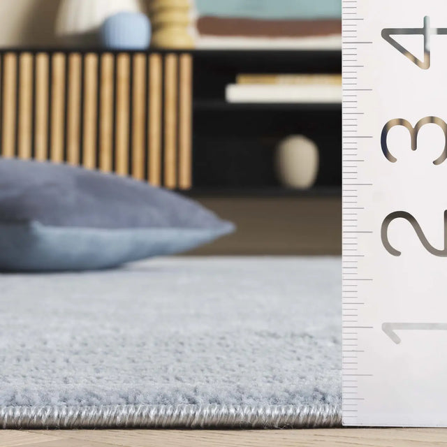 Safavieh Selena 4'-0" x 6'-0" Rug in Blue