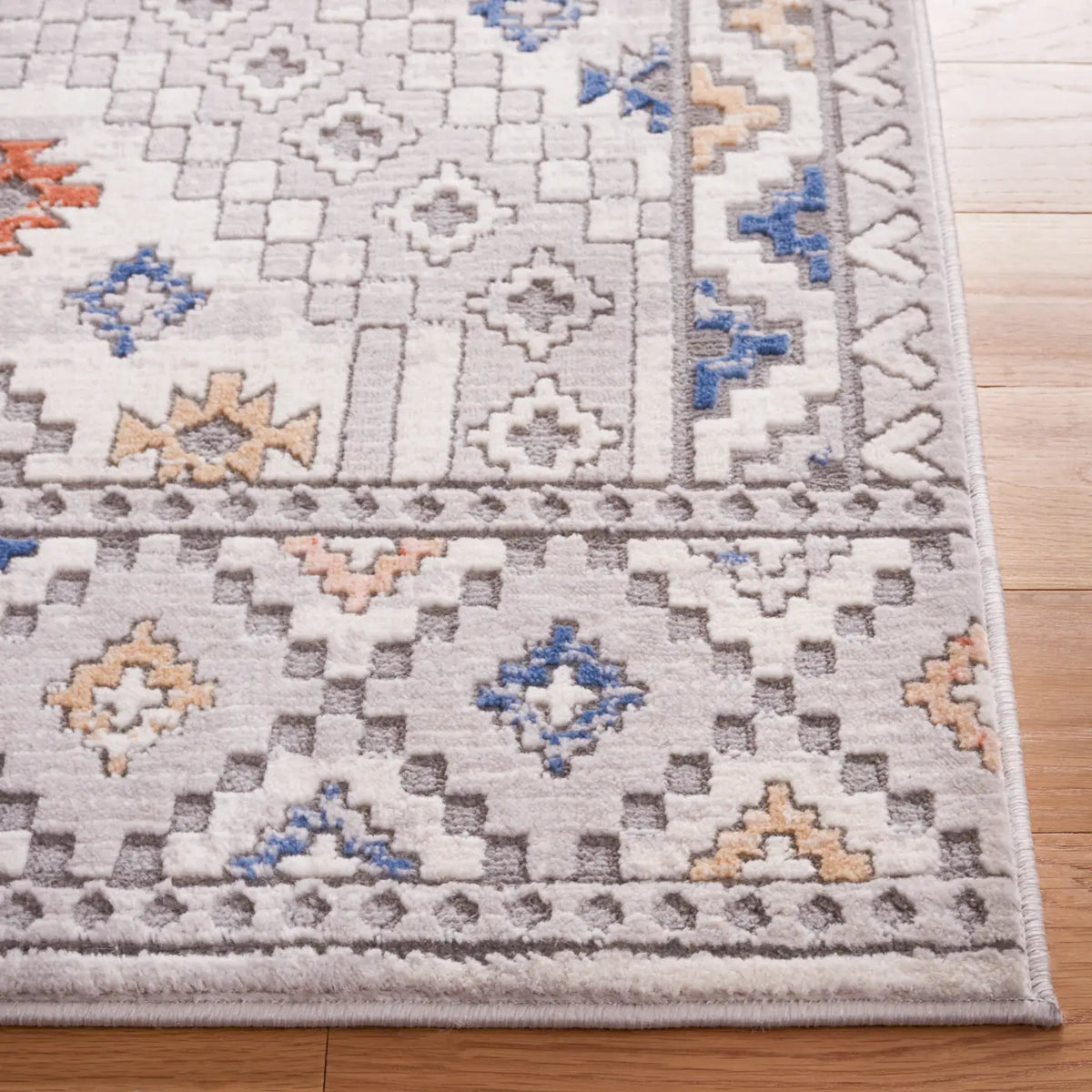 Safavieh Eternal 4'-0" x 6'-0" Rug in Grey / Ivory