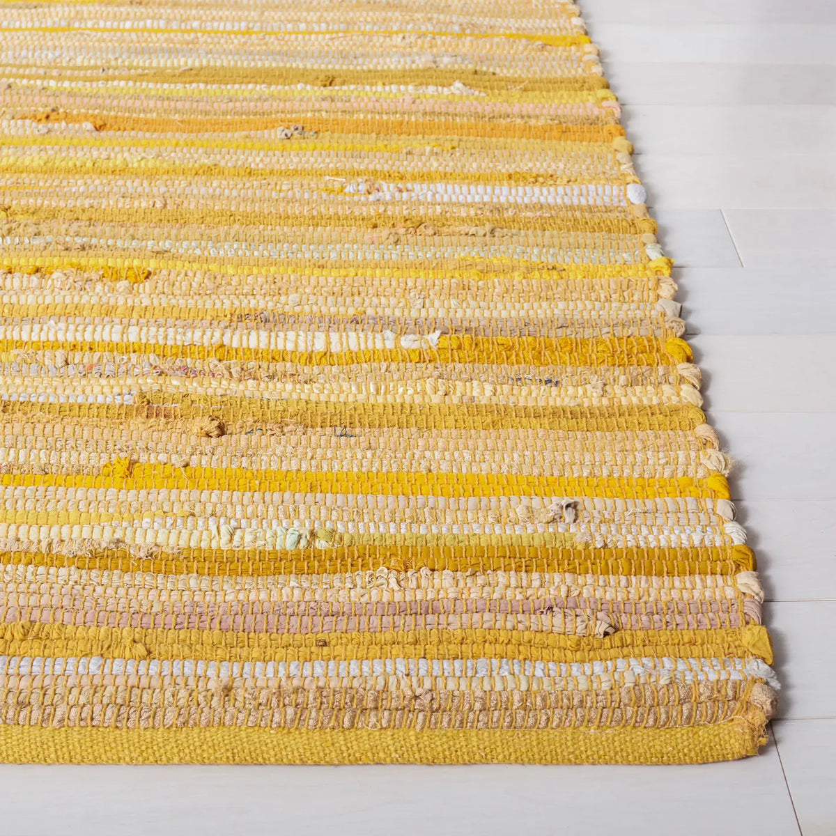 Safavieh Rag Rug 4'-0" x 6'-0" Rug in Yellow / Multi