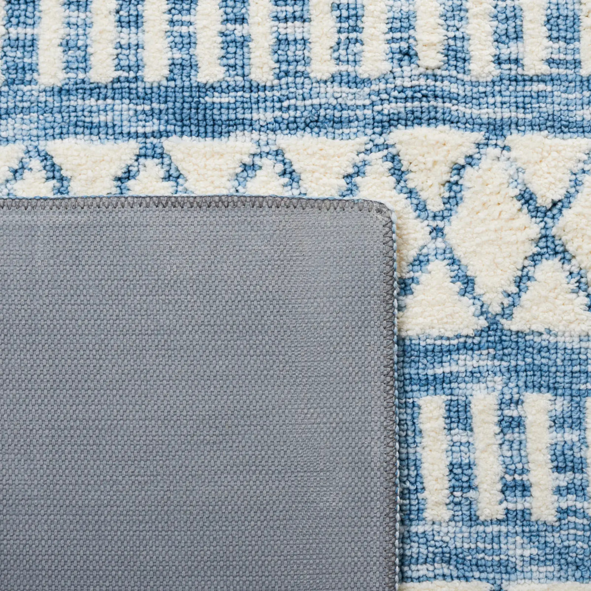 Safavieh Easy Care 4'-0" x 6'-0" Rug in Ivory / Grey