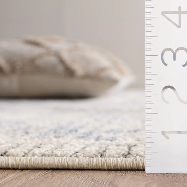 Safavieh Grove 5'-3" x 7'-6" Rug in Blue / Ivory