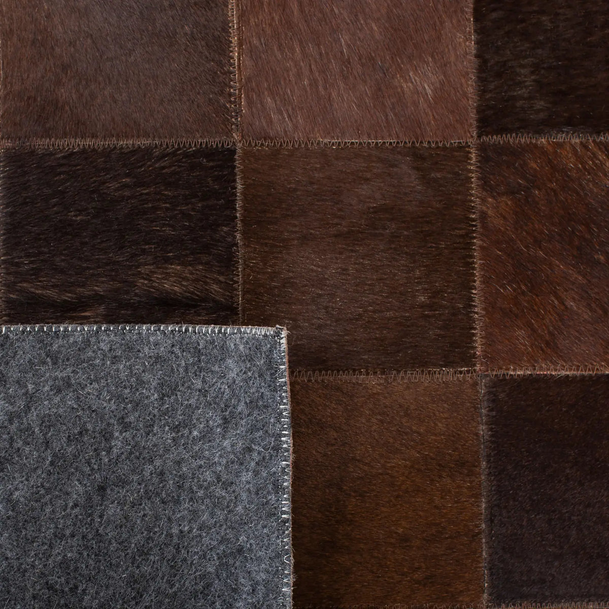 Safavieh Studio Leather 4'-0" x 6'-0" Rug in Ivory / Brown