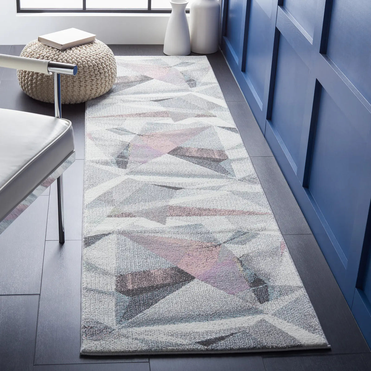 Safavieh Porcello 2'-3" x 6'-0" Rug in Ivory / Pink