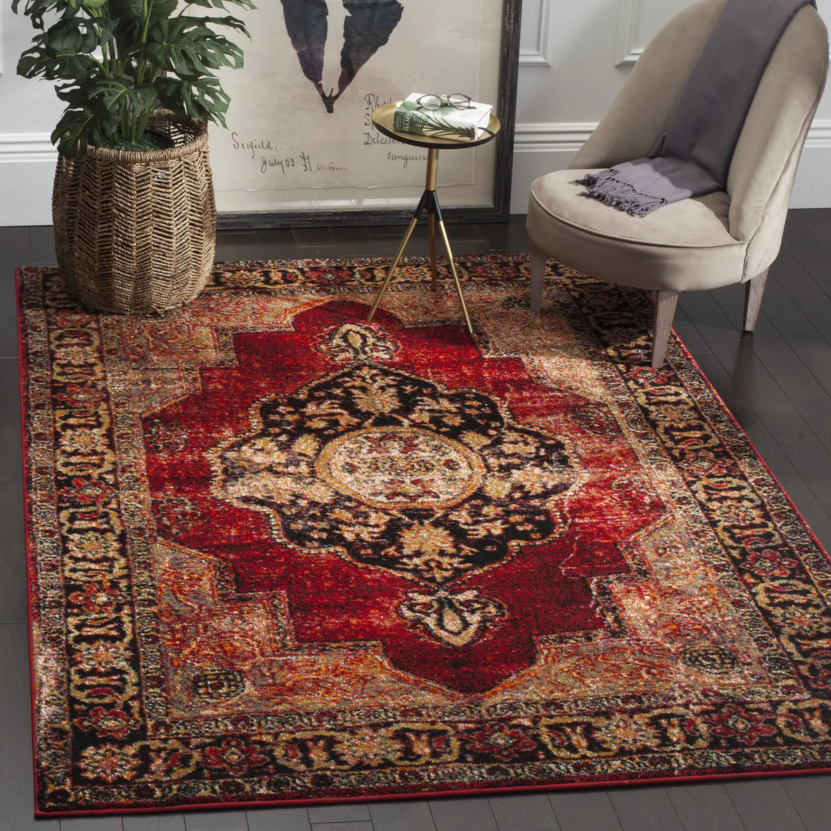 Safavieh Vintage Hamadan 4'-0" x 6'-0" Rug in Red / Multi