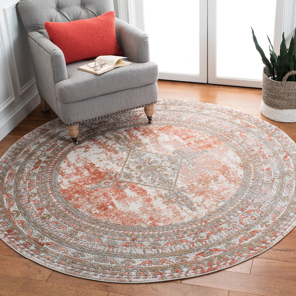 Safavieh Shivan 6'-7" x 6'-7" Rug in Rose / Grey