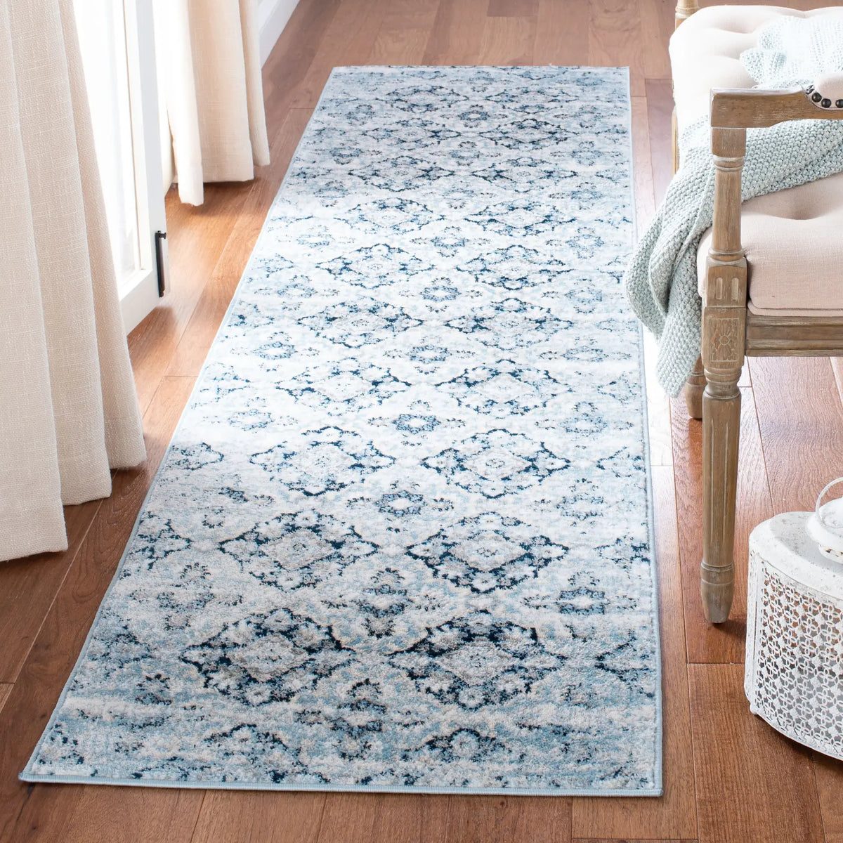 Safavieh Lagoon 2'-2" x 9'-0" Rug in Navy / Ivory