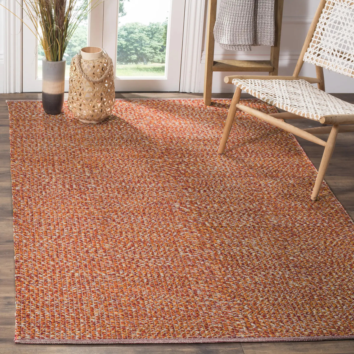 Safavieh Montauk 4'-0" x 6'-0" Rug in Orange / Multi