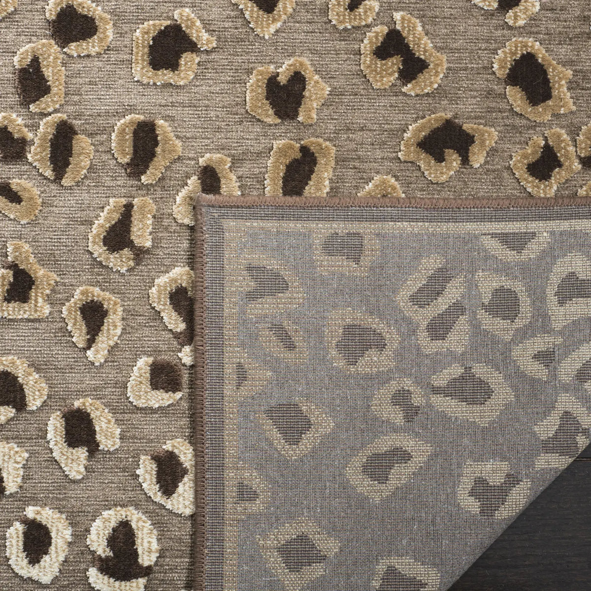 Safavieh Paradise 4'-0" x 5'-7" Rug in Beige / Brown
