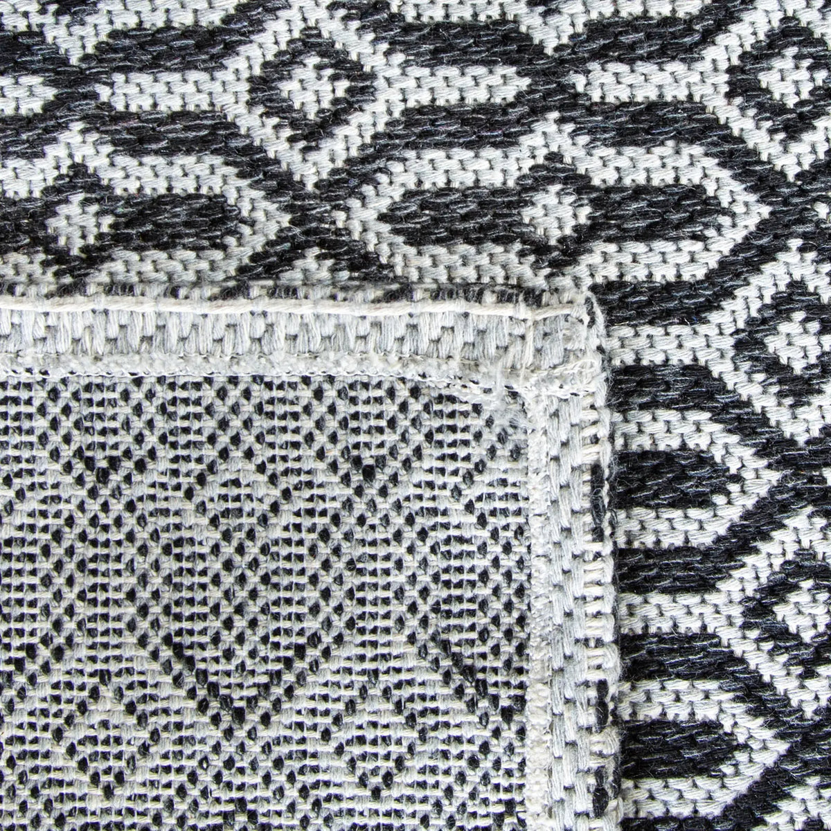 Safavieh Martha Stewart 4'-0" x 6'-0" Rug in Charcoal / Grey