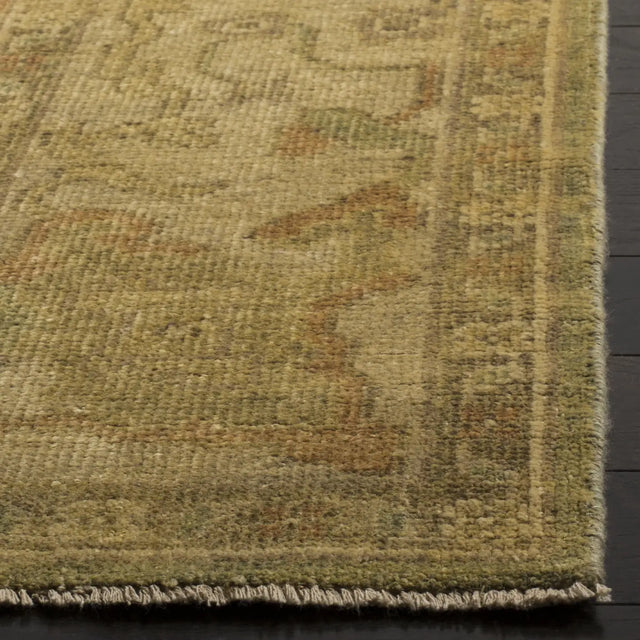Safavieh Oushak 6'-0" x 9'-0" Rug in Green / Beige