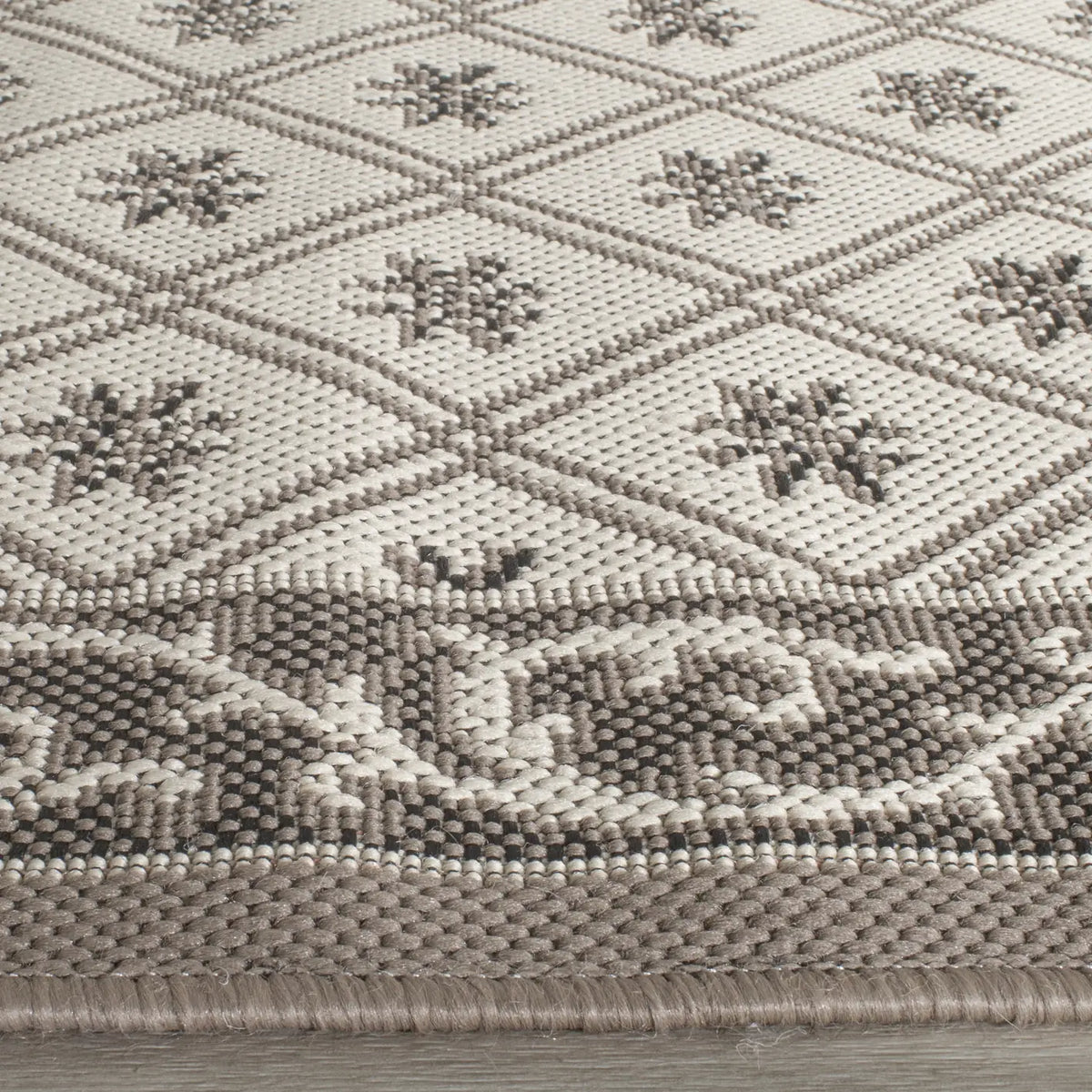 Safavieh Courtyard 2'-3" x 6'-7" Rug in Beige / Dark Beig