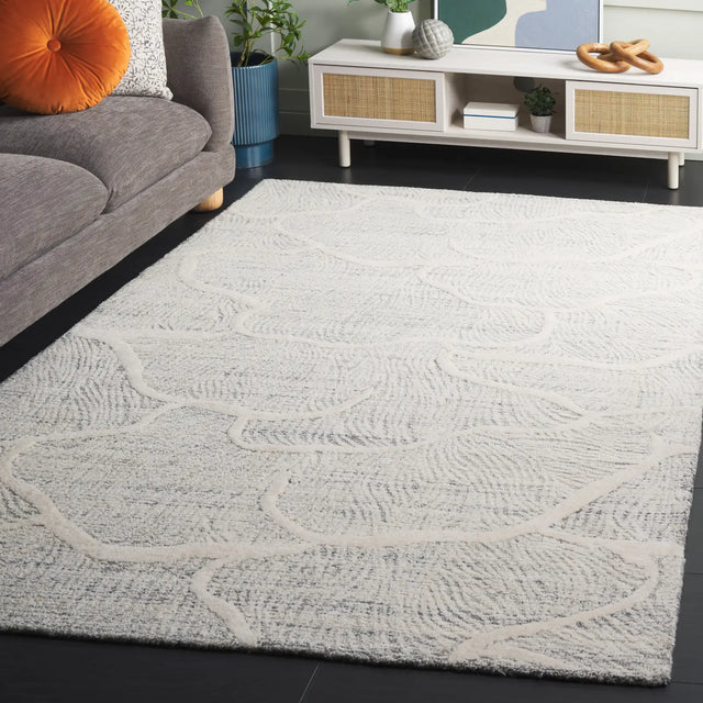 Safavieh Pine 4'-0" x 6'-0" Rug in Grey / Ivory