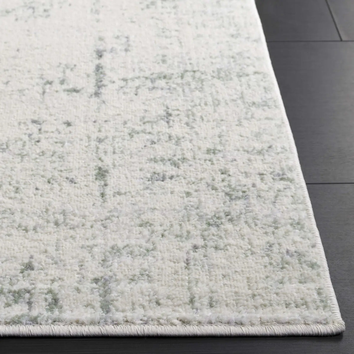 Safavieh Adirondack 4'-0" x 6'-0" Rug in Sage / Ivory