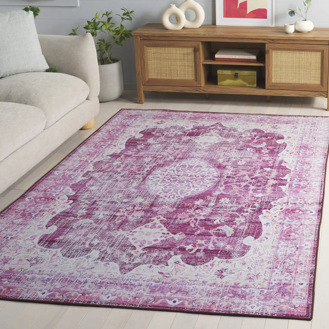 Safavieh Tucson 4'-0" x 6'-0" Rug in Fuchsia / Purple