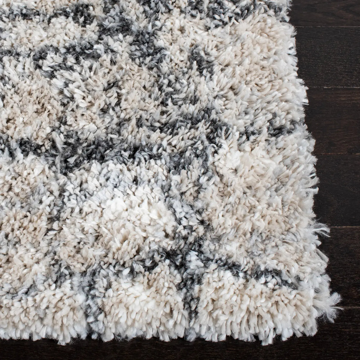 Safavieh Fontana Shag 800 4'-0" x 6'-0" Rug in Ivory / Grey