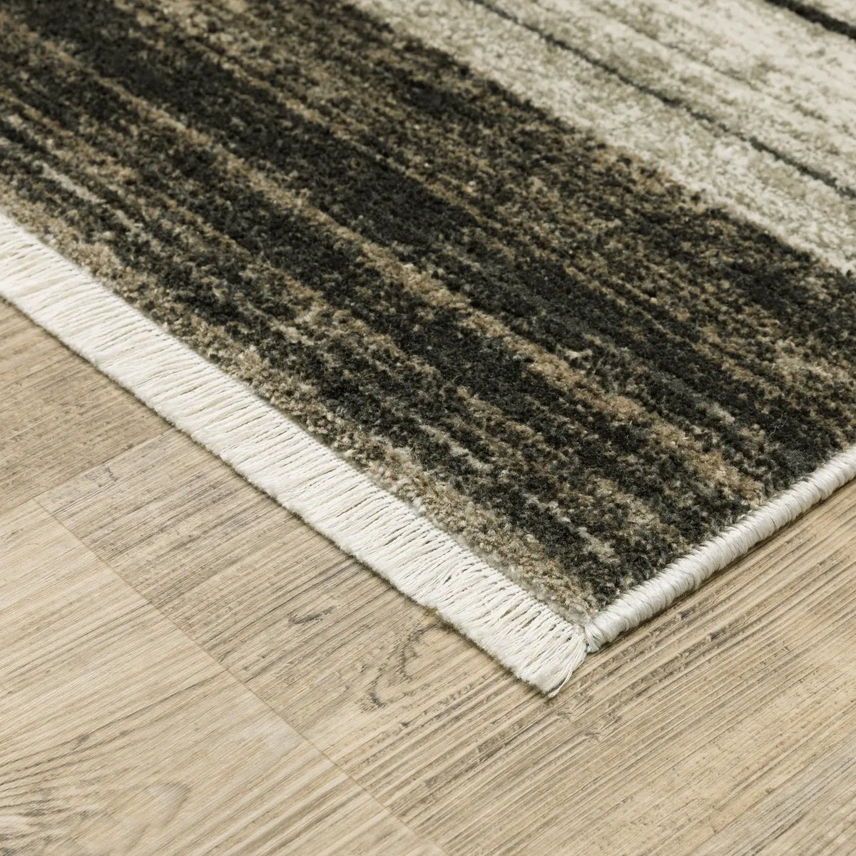 Oriental Weavers Bauer 090N2 Beige/ Charcoal Rug - corner detail