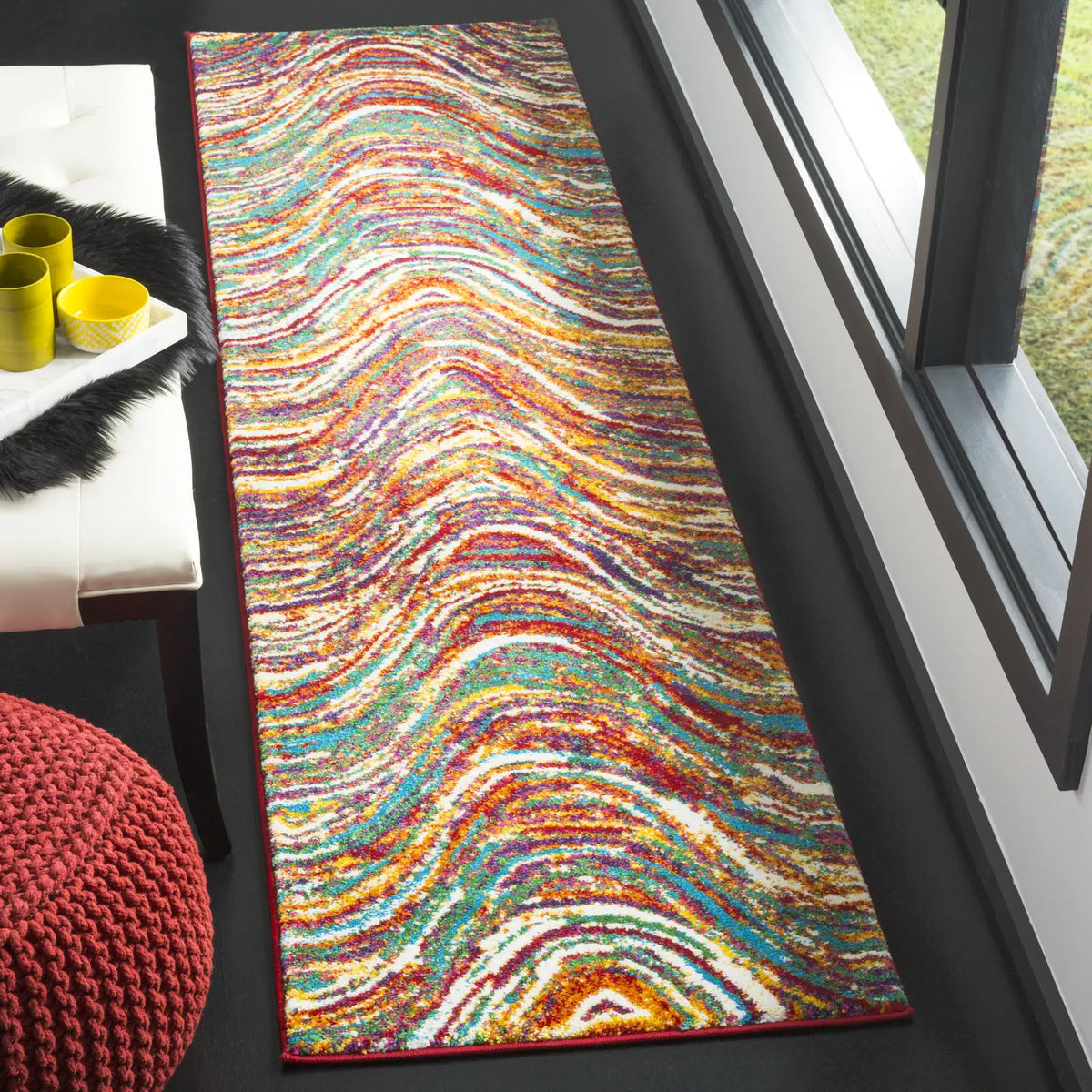 Safavieh Aruba 2'-3" x 8'-0" Rug in Multi