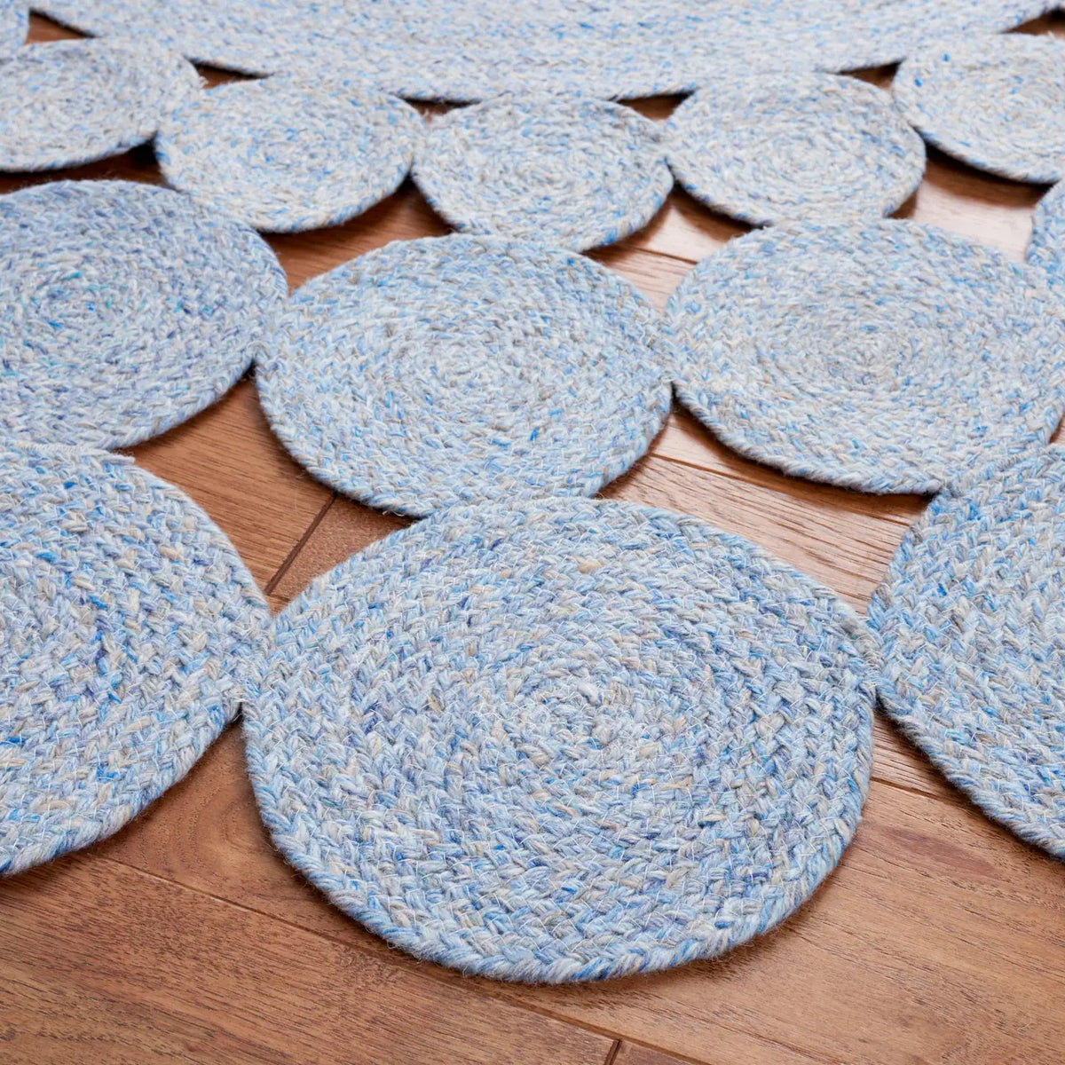 Safavieh Cape Cod 5'-0" x 5'-0" Rug in Blue