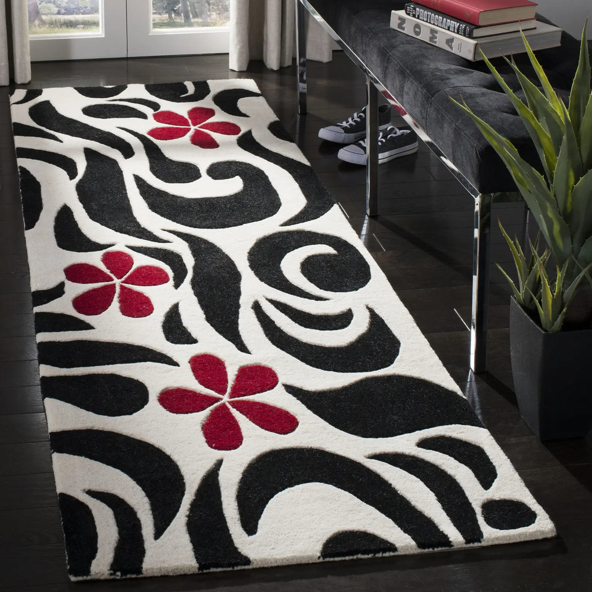 Safavieh Soho 2'-6" x 12'-0" Rug in Ivory / Black