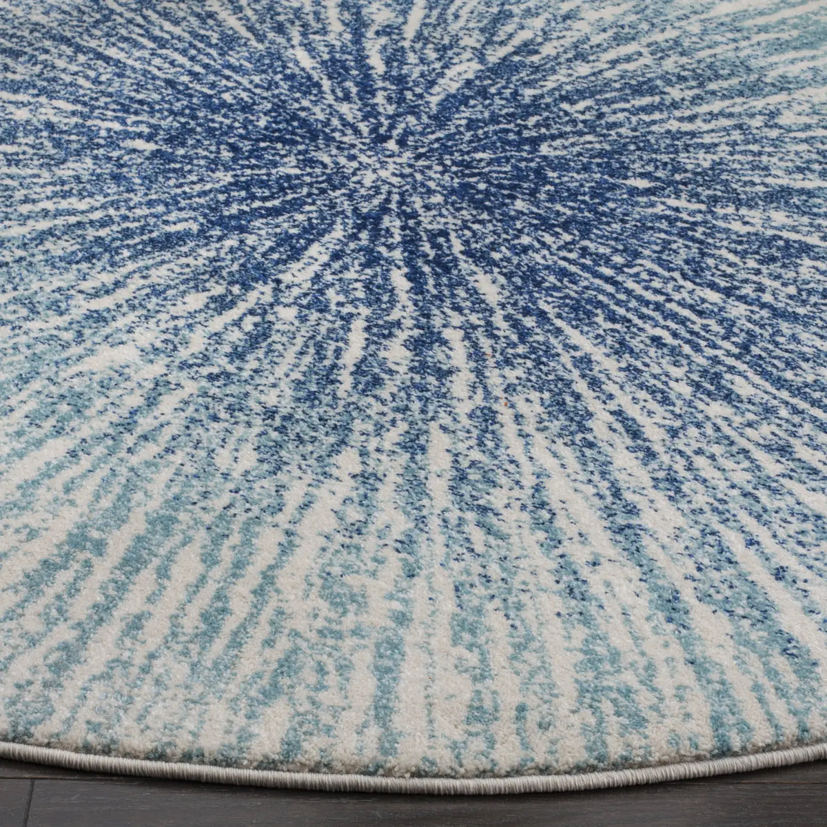 Safavieh Evoke 5'-3" x 5'-3" Rug in Royal / Ivory