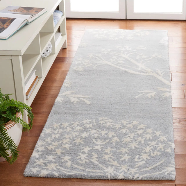 Safavieh Bella 2'-3" x 7'-0" Rug in Light Blue / Ivory