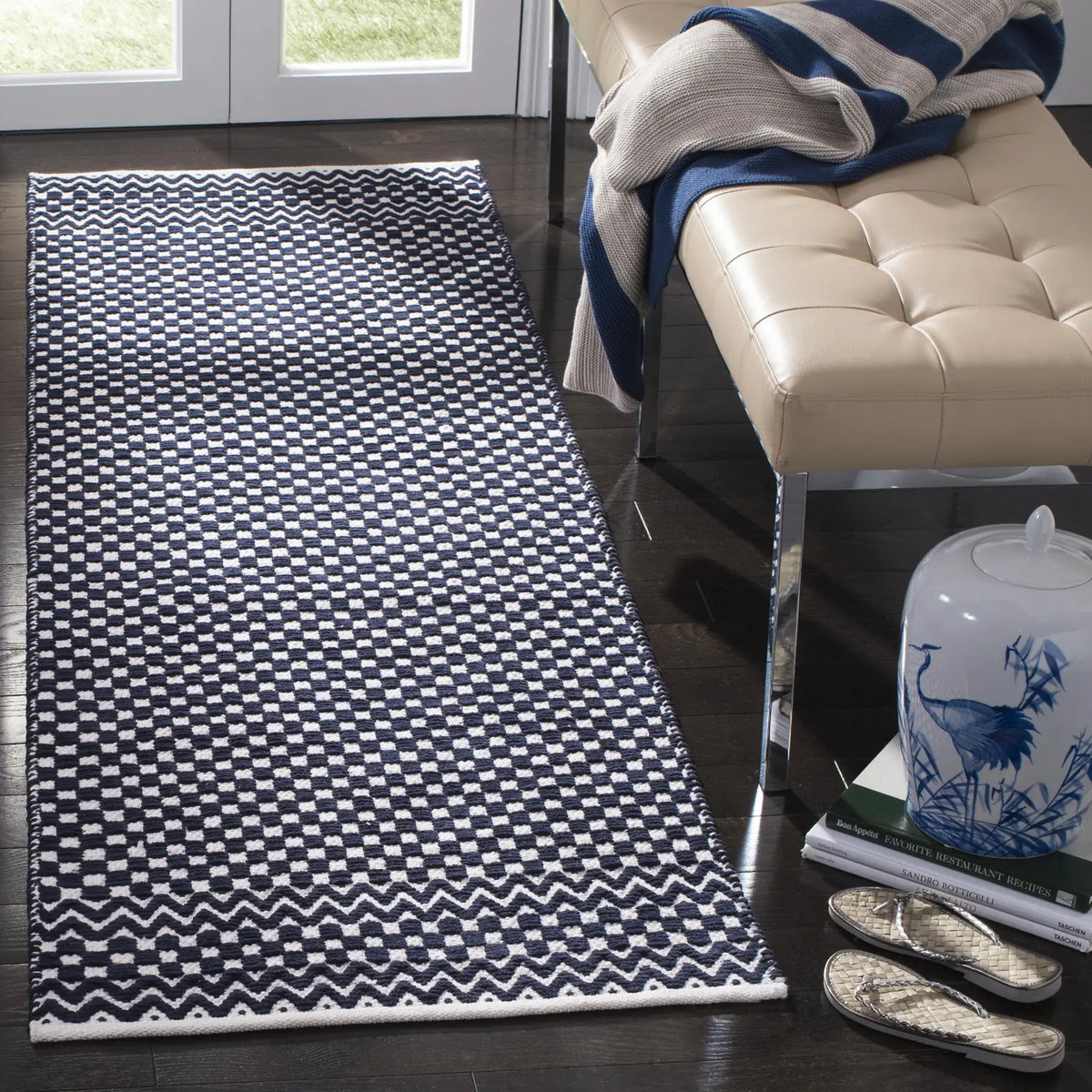 Safavieh Boston 2'-3" x 7'-0" Rug in Navy