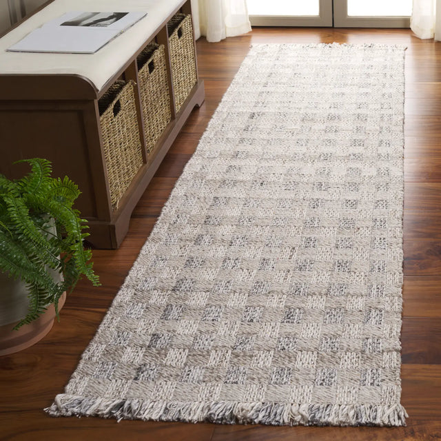 Safavieh Renewal 2'-3" x 8'-0" Rug in Grey