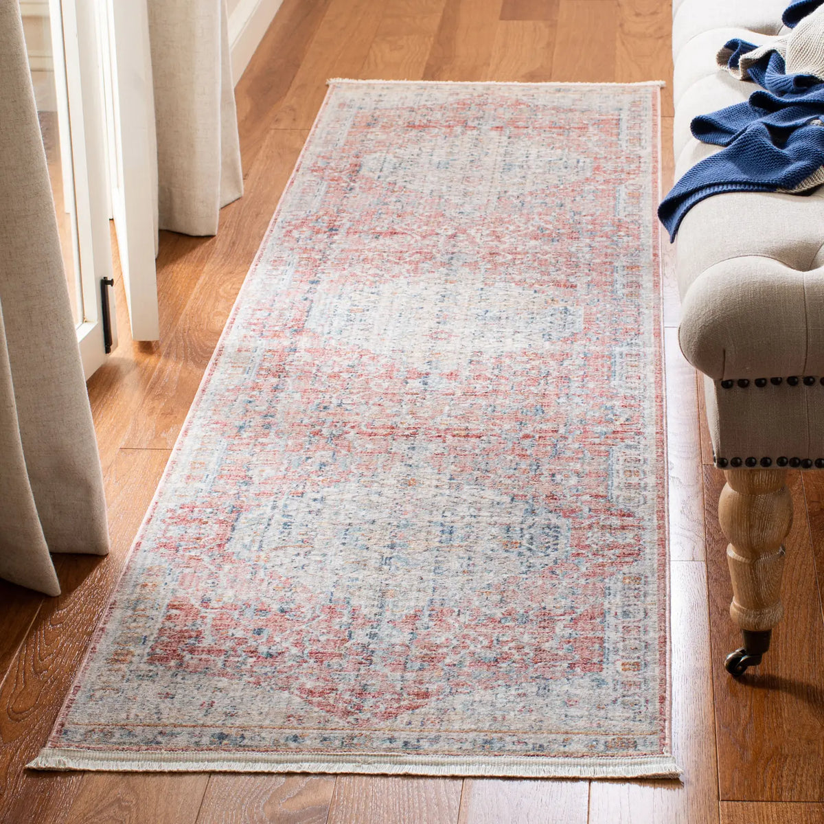 Safavieh Kenitra 600 2'-2" x 10'-0" Rug in Pink / Grey