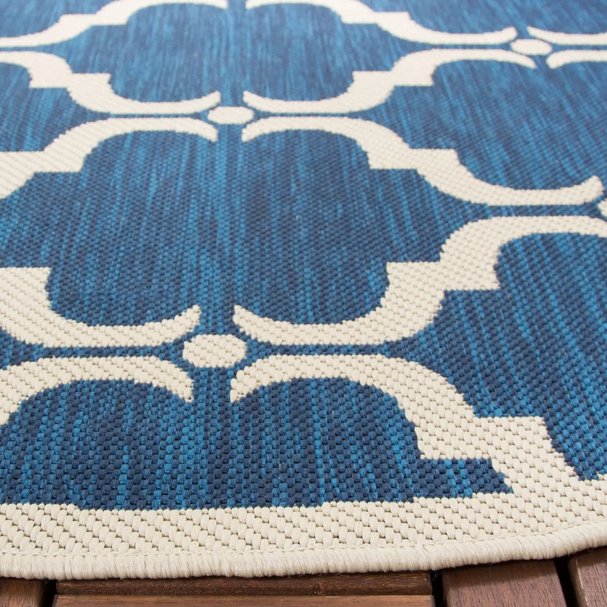 Safavieh Courtyard 5'-3" x 5'-3" Rug in Navy / Beige