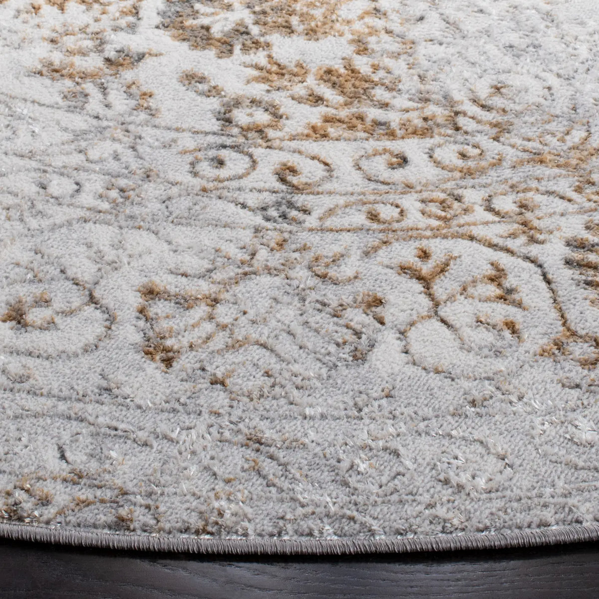 Safavieh Orchard 6'-7" x 6'-7" Rug in Grey / Gold