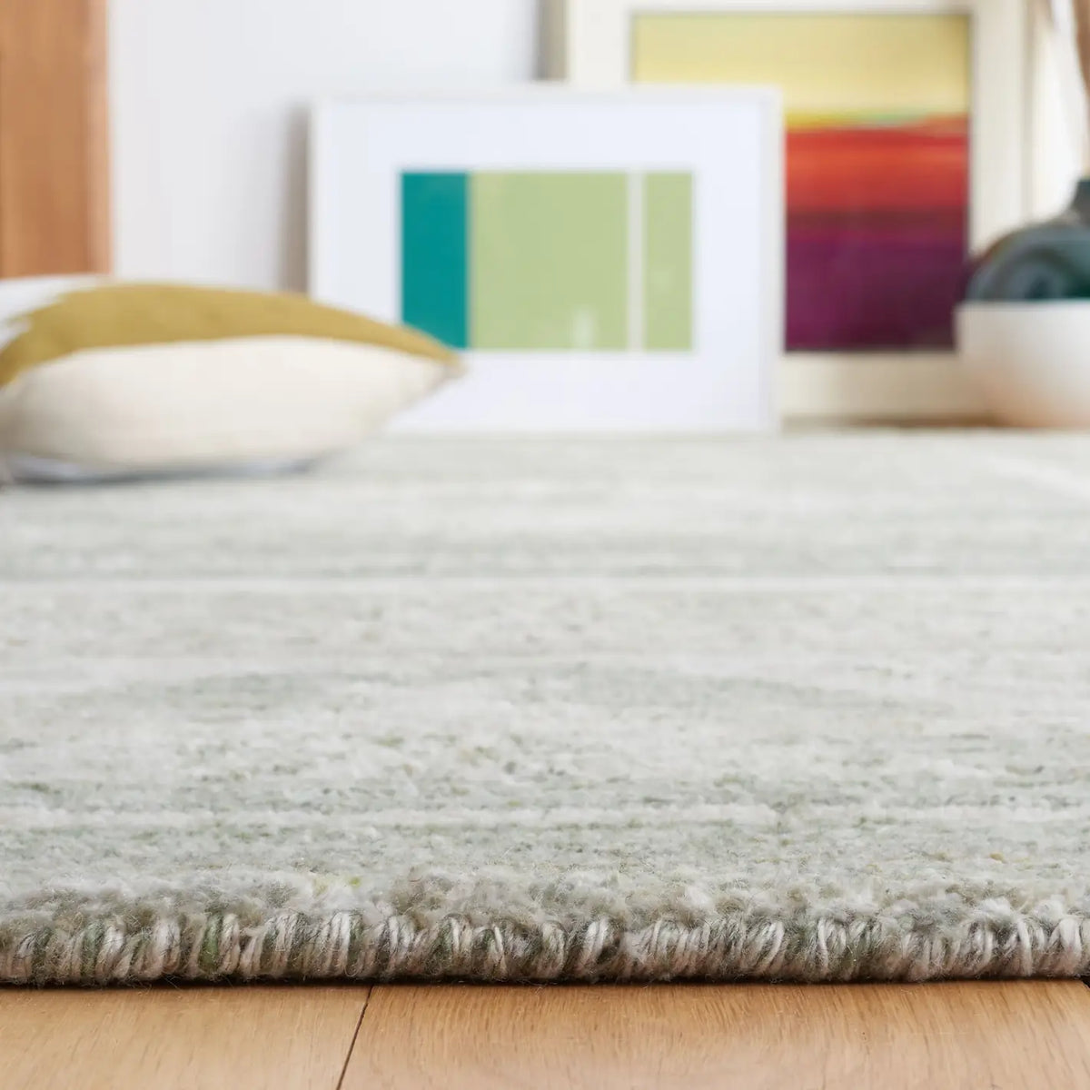 Safavieh Marquee 4'-0" x 6'-0" Rug in Green / Sage