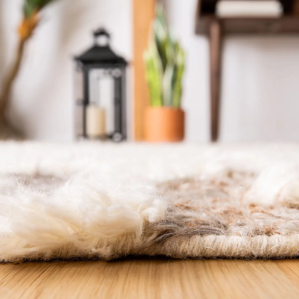 Safavieh Manhattan 4'-0" x 6'-0" Rug in Ivory / Grey
